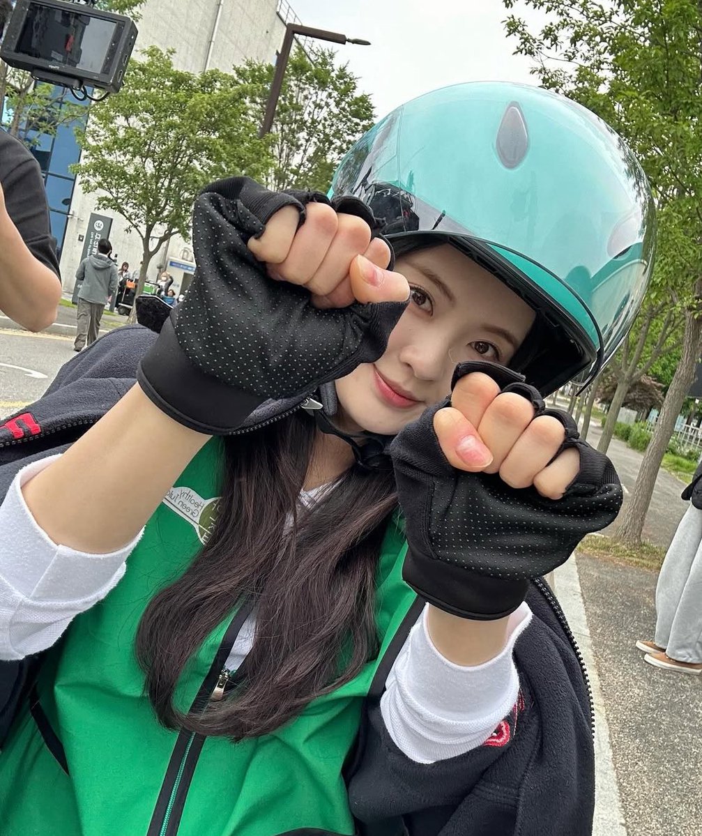 EZ_107's tweet photo. 내 다해가 곧 일주년이래..
거짓말이라고해줘 https://t.co/GomXpaWEng