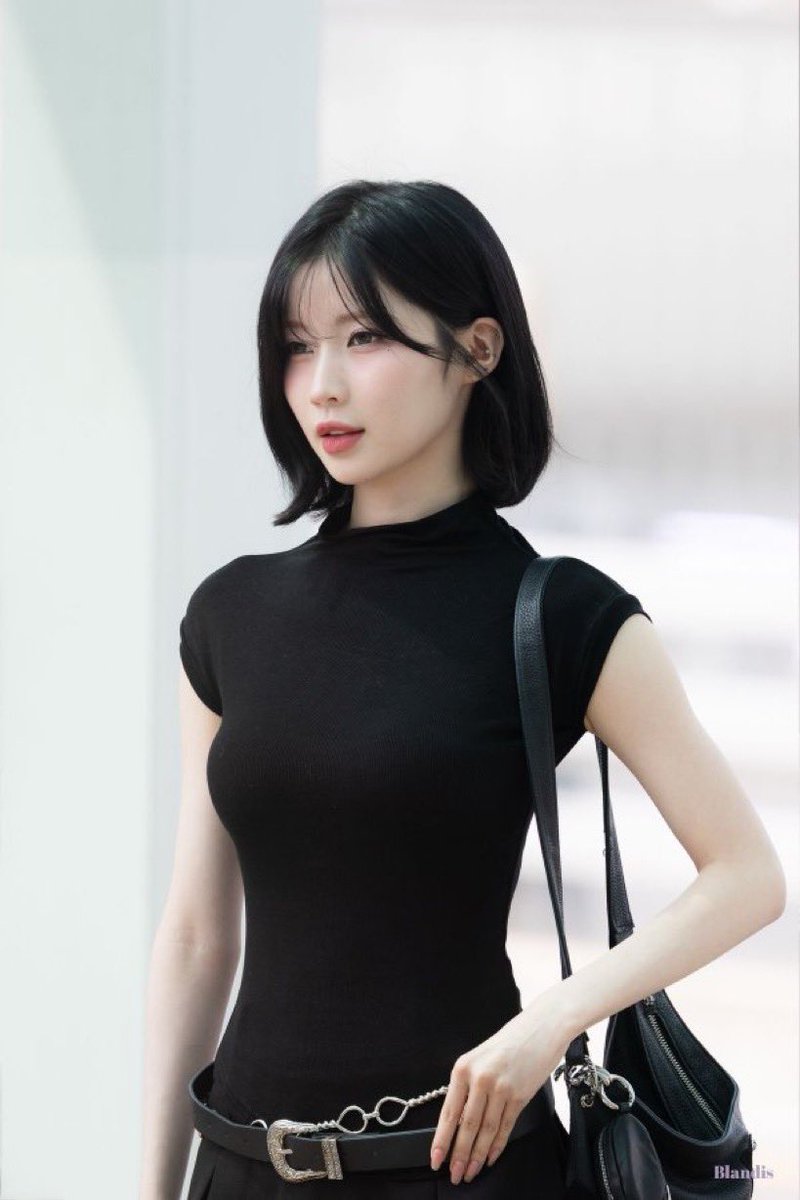 zxcvoo09's tweet photo. 🖤 https://t.co/StX9XZUxST