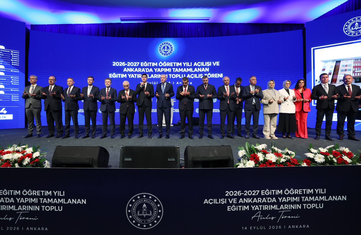 RTErdogan's tweet photo. 42 yıllık geçmişiyle başkent Ankara’nın en gözde eğitim kurumlarından biri olan Gazi Anadolu Lisesinde yeni eğitim öğretim yılının heyecanı, sevinci… 🇹🇷 https://t.co/D9pdkMm6wZ