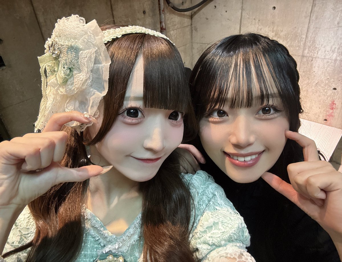 Kastella_uta's tweet photo. 碧の途中式さんの涼木りおなちゃん🩵ྀི🫧

デビューしてからこうして対バンで会えてとっても嬉しかったーーー！🫶🏻
いつ会っても落ち着く存在だいすき😽 https://t.co/QdgOV1SuBb