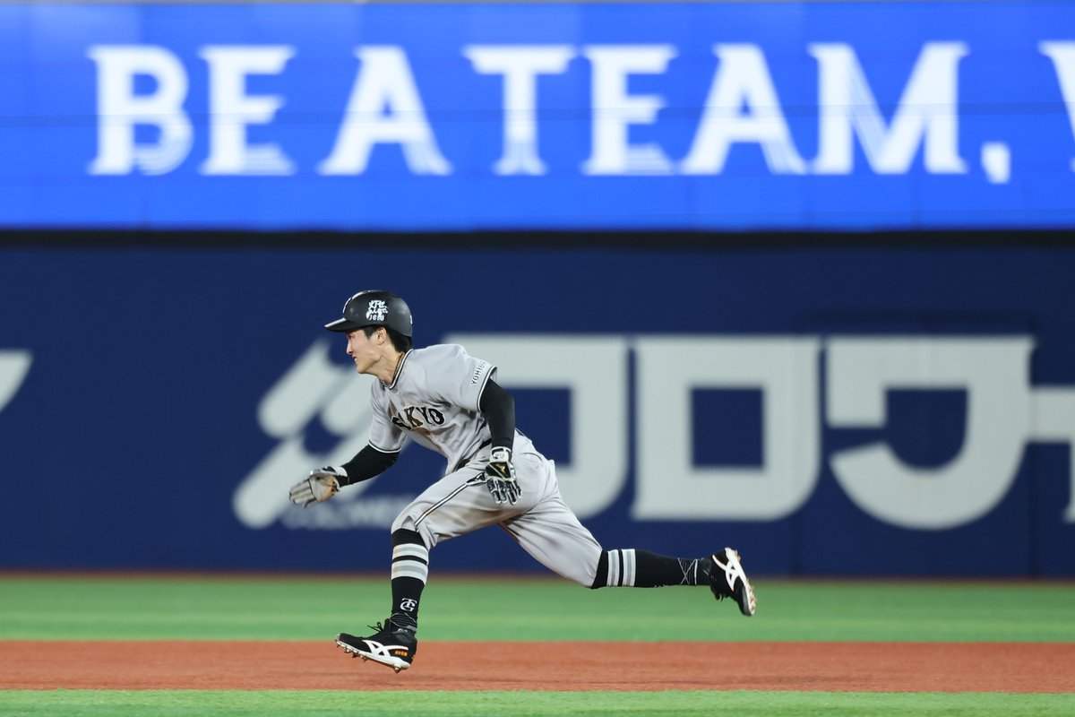 TokyoGiants's tweet photo. 【十一回表】巨人 3-3 DeNA

#浦田俊輔 選手が盗塁を決め二死二塁！ https://t.co/cG0QD5soua