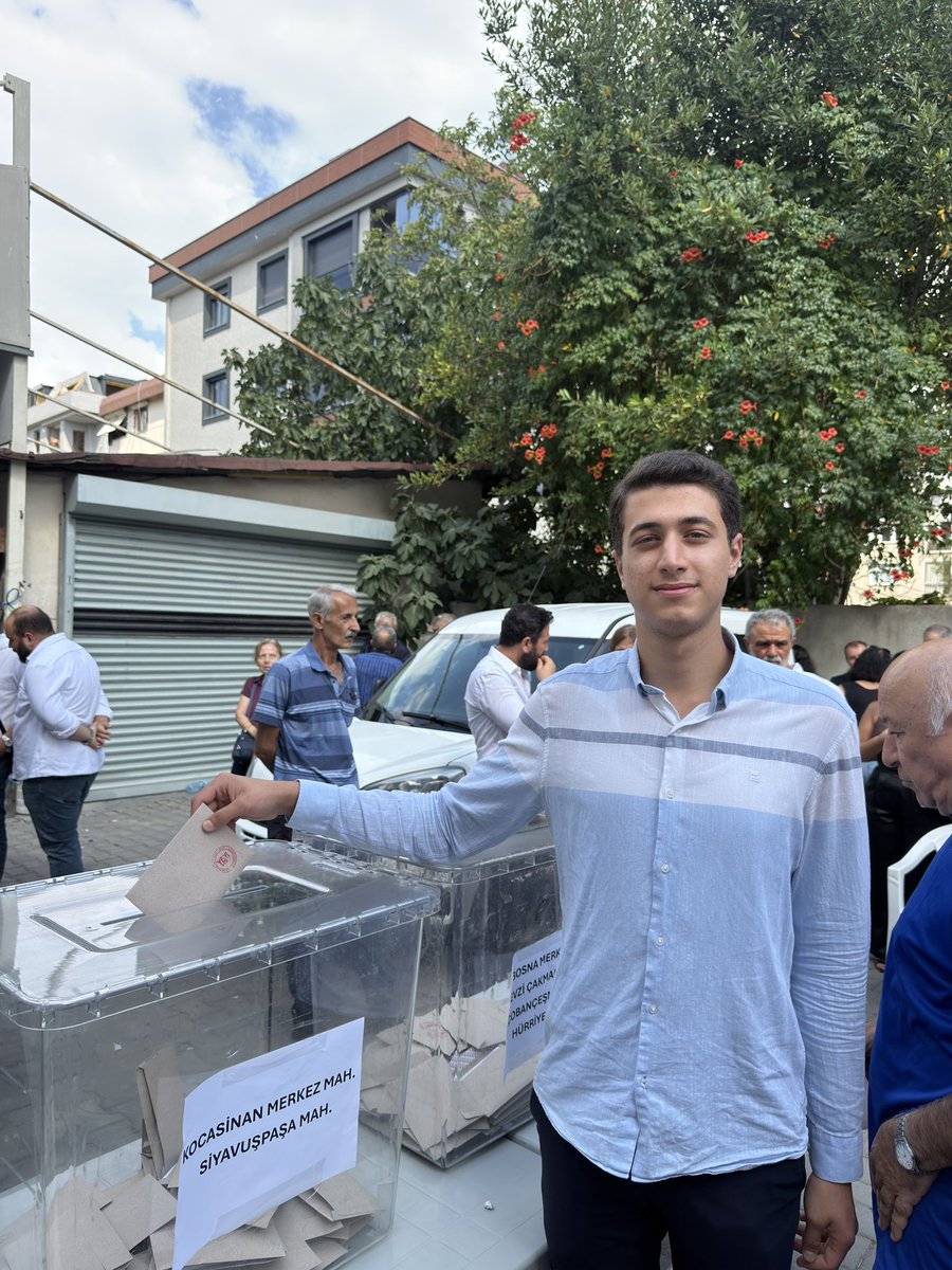 sametyasar34's tweet photo. Milletimizin kurduğu Yeni Partimizin Bahçelievler’deki ilk seçimi olan İlçe Delege Seçimlerimizi tamamladık.

Yapılan seçimlerde göreve seçilen tüm delegelerimizi tebrik ediyor, seçimlerin Partimize, Bahçelievlerimize ve ülkemize hayırlı olmasını diliyoruz.

Vira Bismillah. https://t.co/EDNbdKVee9
