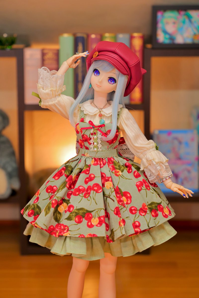 Roskil_Clea's tweet photo. このお洋服なら、きっとこの色が似合うよって、フォロワーのお友達にアドバイスしてもら��て
ボルドー色のキャスケットちゃんをお迎えしましたー(*´∇｀*)✨
んん〜！かわいいっ✨💕✨！！

#kinmist 
#アイドール大阪 https://t.co/YajscpREIF