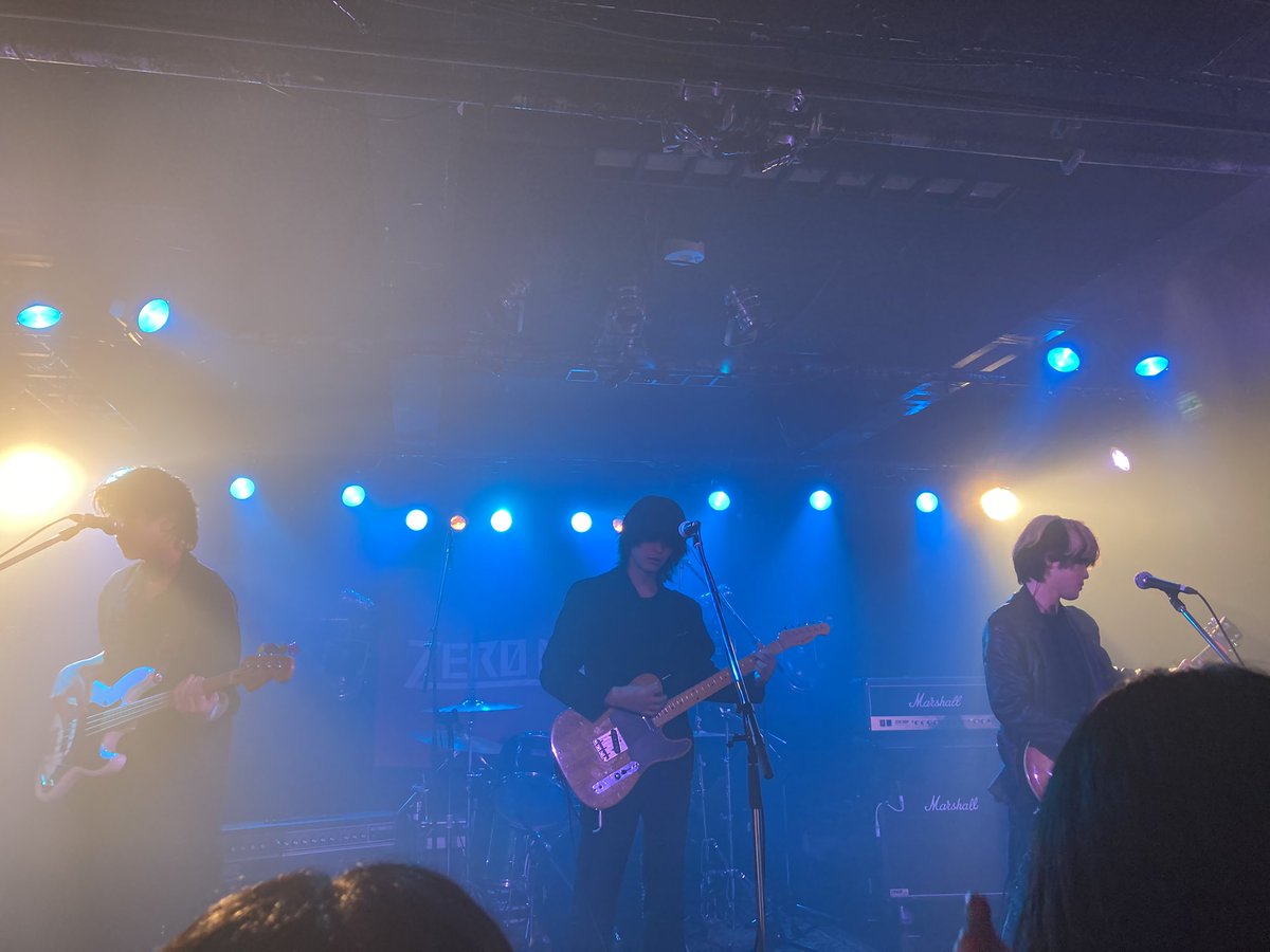 metal__daisuki's tweet photo. ZERO NEN
TheΣめちゃくちゃ良かった!
こないだの学生天国で初めて見てハマって今回は曲知ってる状態でライブ参加できて楽しかった😆一番最初にやってたくるりがめちゃくちゃ良かった!またTH-R HALLでTheΣのライブ見たいなあ
物販でCDも買えてよかった!
#TheΣ
#ZERONEN
#THRHALL https://t.co/Tp0fc0hJ0X