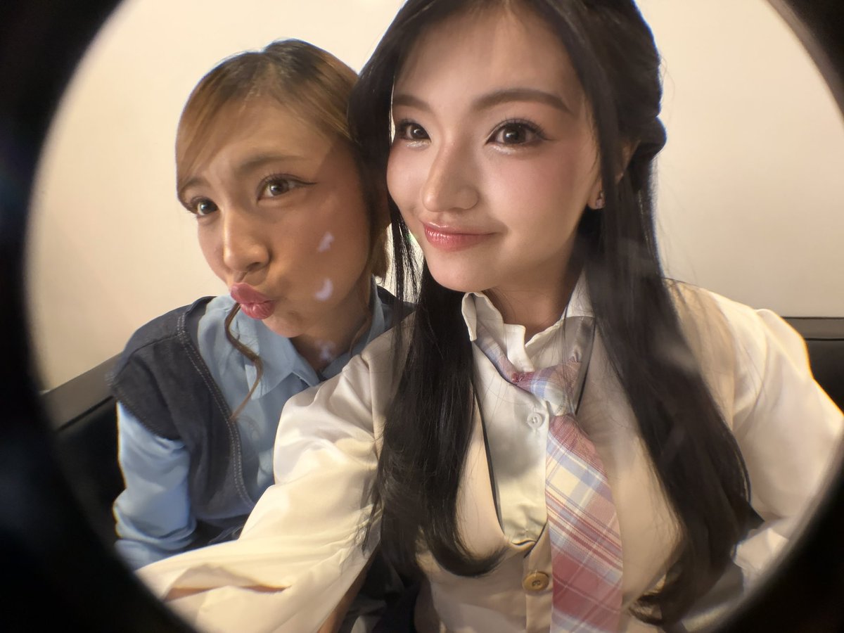 Y_CynthiaJKT48's tweet photo. Thank you so much revoice kedua aku! 🫵🌈☀️ Seneng banget bisa bawain lagu kimi nijii yang biasanya ada di setlist itadaki love tapi kali ini dengan versi yang lebih soft spoken dan menyentuh 🥹🥺 semoga cocok di telinga kamu dan bisa selalu menemani kamu! I rlly want to melindungimu dalam dekapan tanganku 🫂🙆‍♀️✋