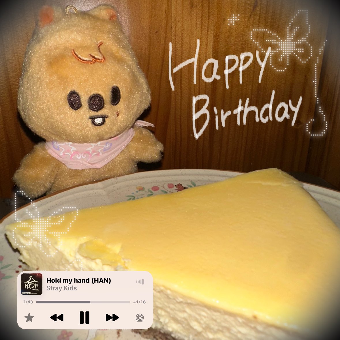 mityu_99's tweet photo. 🐿️𓂃𓈒𓏸𝙷𝚊𝚙𝚙𝚢 𝙱𝚒𝚛𝚝𝚑𝚍𝚊𝚢𓂃𓈒𓏸🤎🦎
チーズケーキでお祝い🧀💕

#StrayKids #스트레이키즈
#한 #HAN
#HappyHANDay
#YouMakeStrayKidsStay https://t.co/is1jKH87tz
