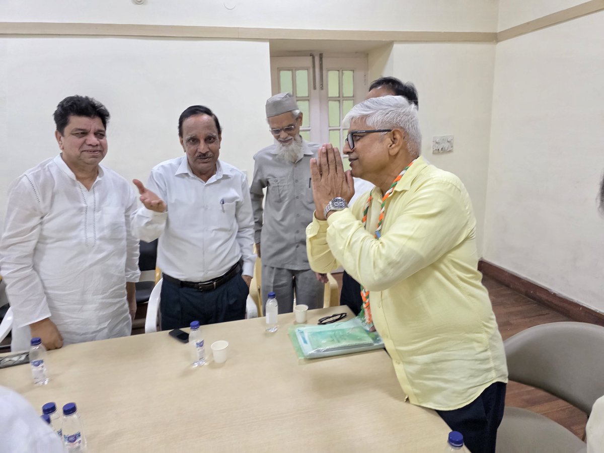 AdvRajendraPal's tweet photo. मुस्लिम समाज के प्रबुद्धजनों (Intellectuals) के साथ महत्वपूर्ण बैठक एवं संवाद..!

📍24, अकबर रोड AICC (मुख्यालय) नई दिल्ली https://t.co/4ixuLFoDzY