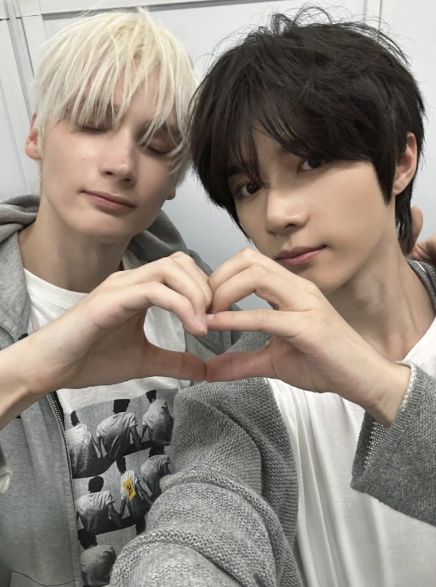 sillybeomkai's tweet photo. new beomkai selcas 🥹 https://t.co/QES3yB9vKZ
