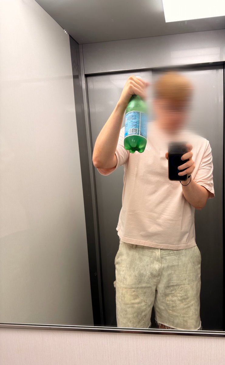 CashMasterMarko's tweet photo. Chi vuole un po d’acqua ?😈🥵 https://t.co/jqutRGx4Tj