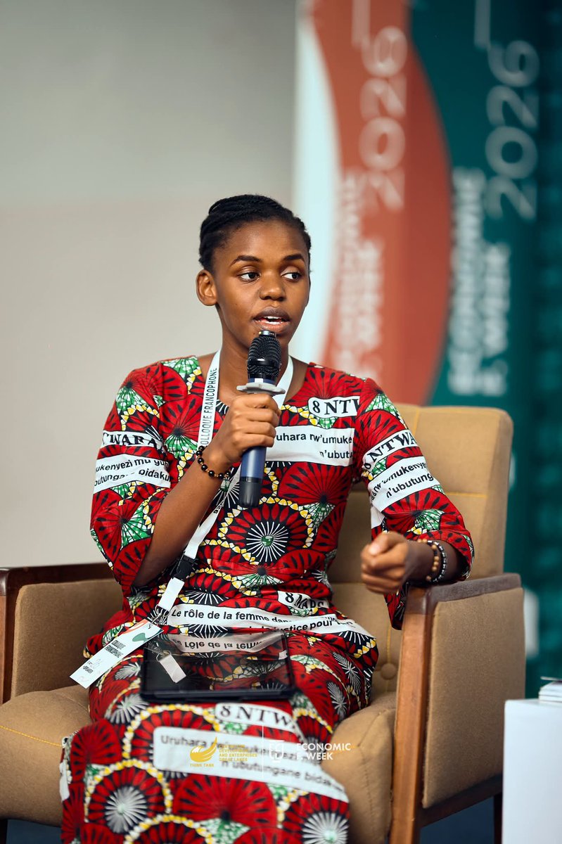 centre_drc's tweet photo. Racap en images du forum #EFW Organisé par le CDE Great lakes au burundi sous le thème "INCITATIONS, CONCURRENCES et INNOVATIONS: que peut-on apprendre de nos voisins?" où le CDE-DRC à été représenté par son directeur Exécutif Mr ESPOIR BINDU.
#EFW #CDEGreatLikes #rdcongo #ZLECAF https://t.co/rYIBp41ui8