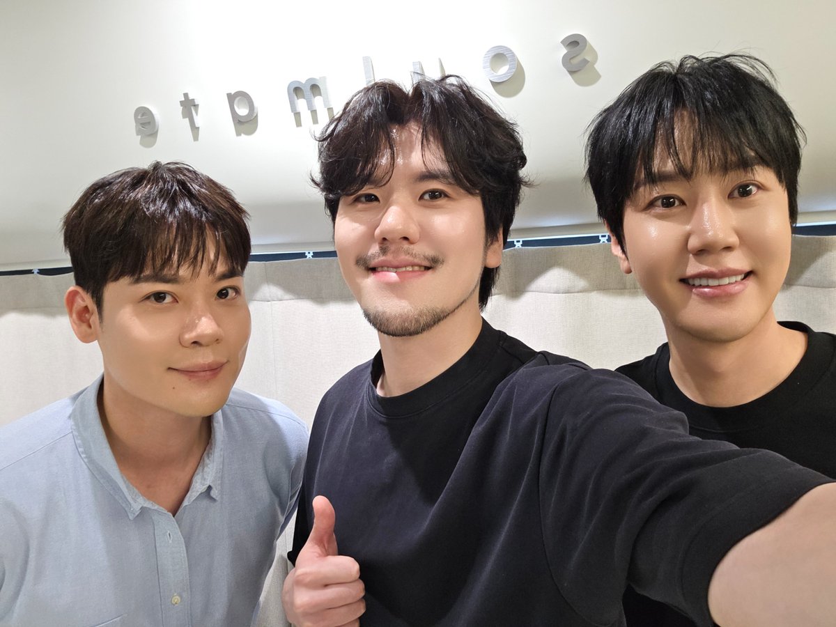 official_lapoem's tweet photo. 칼리난, 현이, 창이가 함께📸

🔗https://t.co/Po0ZdPO28T

#LAPOEM #라포엠 #전생체험
#유채훈 #최성훈 #정민성
#YouChaehoon #ChoiSunghoon #JeongMinseong https://t.co/oRBudyNFfN