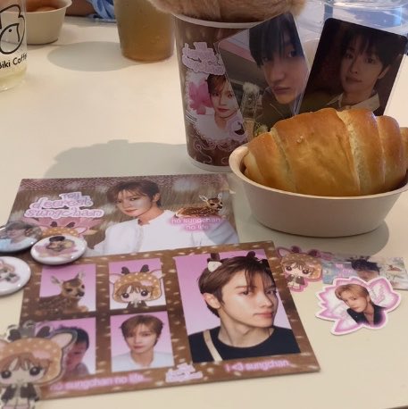 waterseaside's tweet photo. celebrate kakak birthday <3 #MyDeerestSC #25BloomWithSungchan @deardeersc 🦌🌟💗 https://t.co/gTNg8aNQJ0