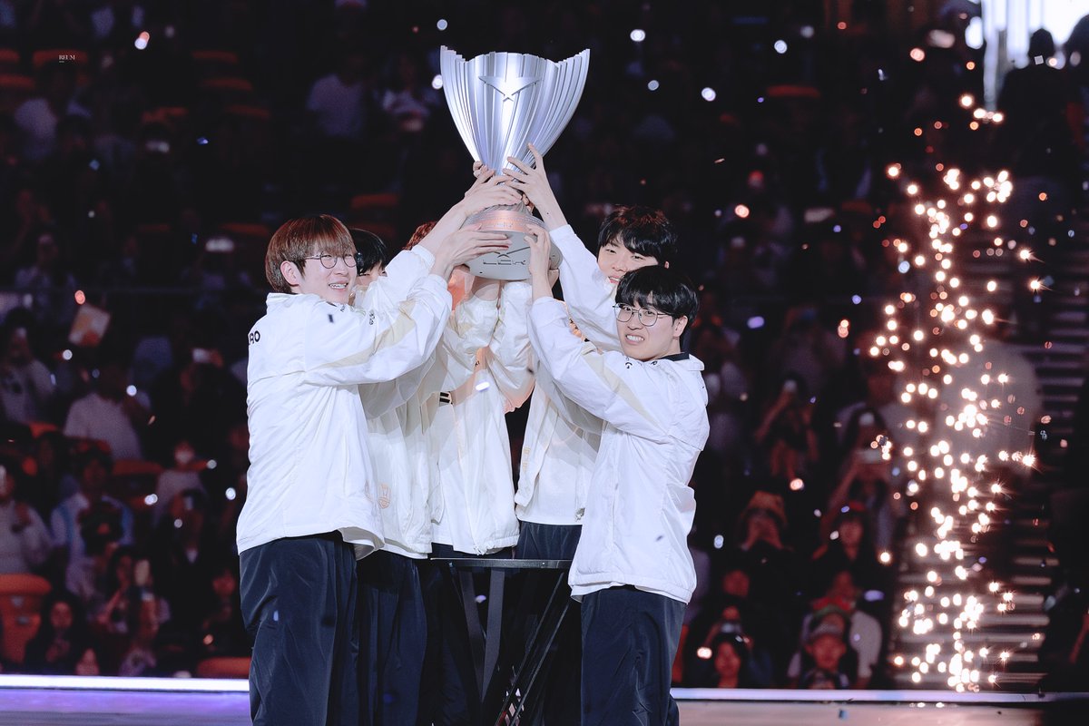 lol_ruler's tweet photo. 🥇 𝟮𝟬𝟮𝟲 𝗟𝗖𝗞 𝗖𝗛𝗔𝗠𝗣𝗜𝗢𝗡𝗦: 𝗚𝗘𝗡.𝗚🥇 https://t.co/ELMvxWXHay