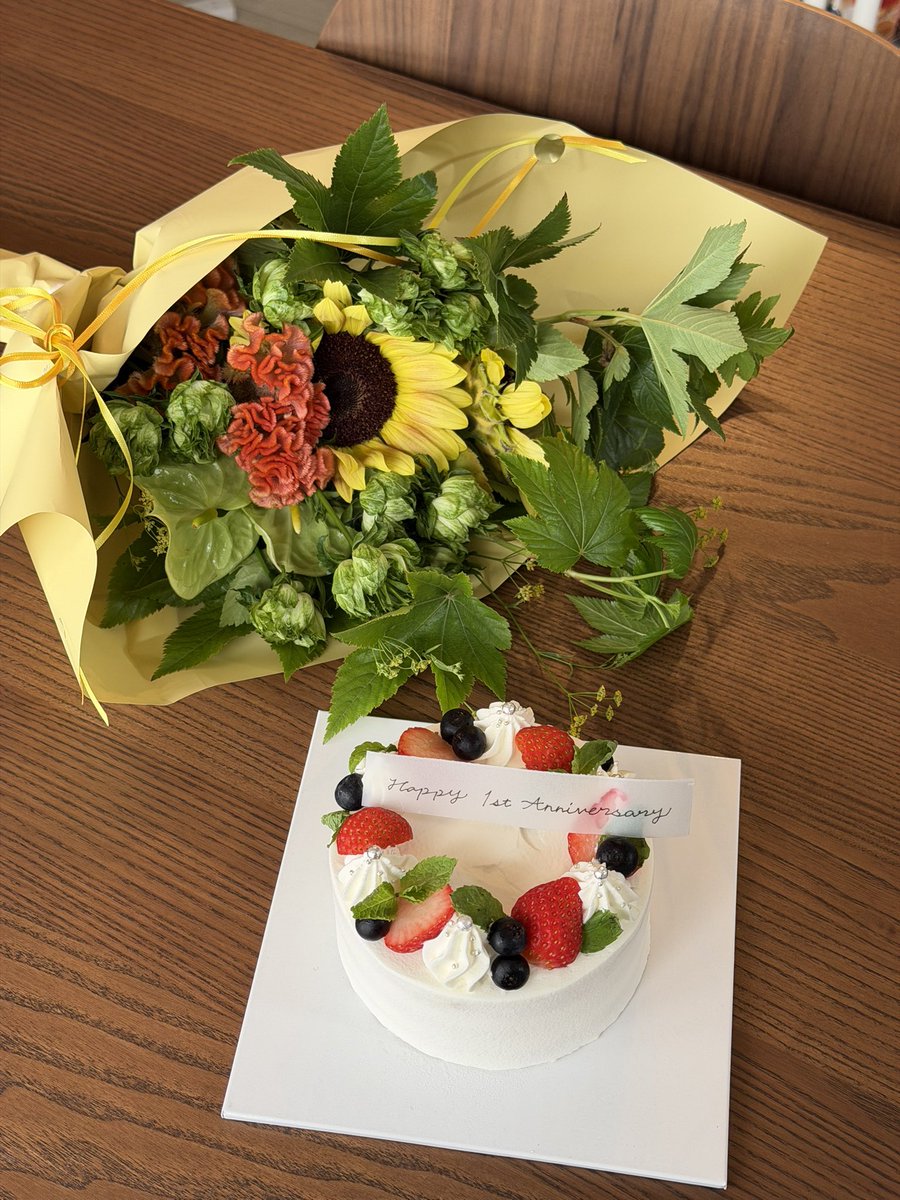 teiiiiiiiii's tweet photo. ちな最近はつい先月は結婚記念日だったり🎶
6月ごろに社長と共に新居引っ越したりした😼🎶 https://t.co/GerboFuAhe