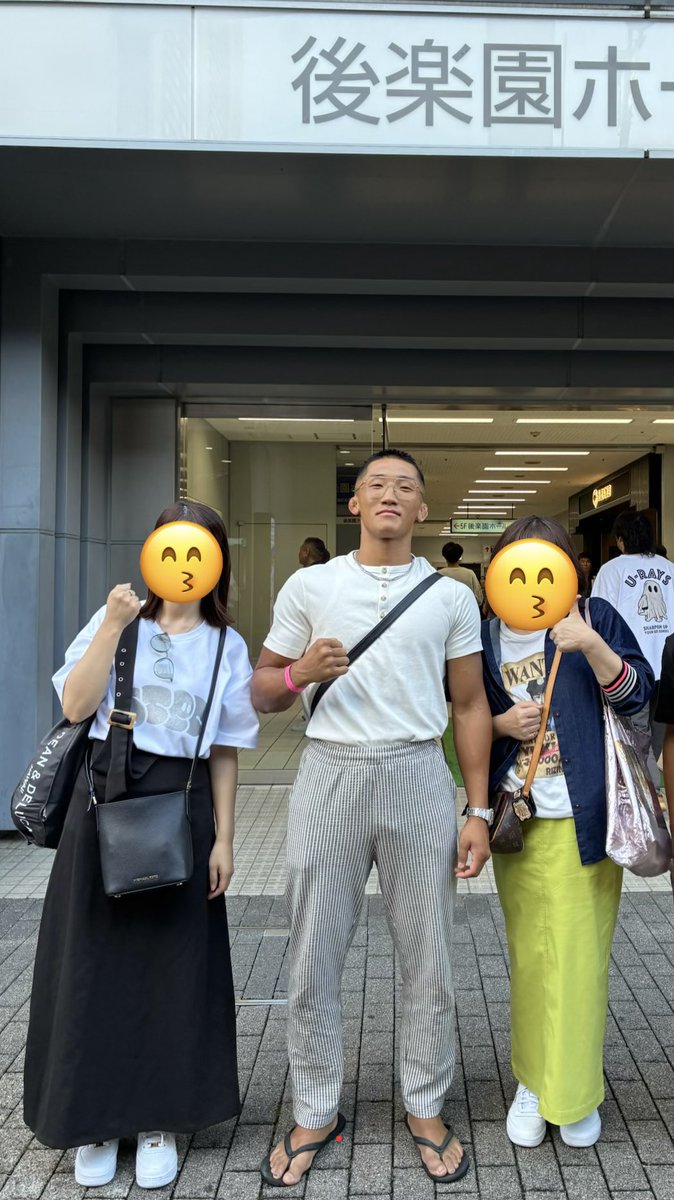 trinity20220719's tweet photo. 久々の後楽園ホールでDEEP133！めっちゃ楽しかった✨大満足🥰
誠悟さん、中村大介、新井丈の試合めっちゃ盛り上がってぶち上がりました🙌
秋元くんのボール投げも楽しかった⚾️

相本選手、太田選手と写真取れて自分の中のノルマクリア😆ありがとうございました✨

#DEEP133 https://t.co/J21AIg2mlO