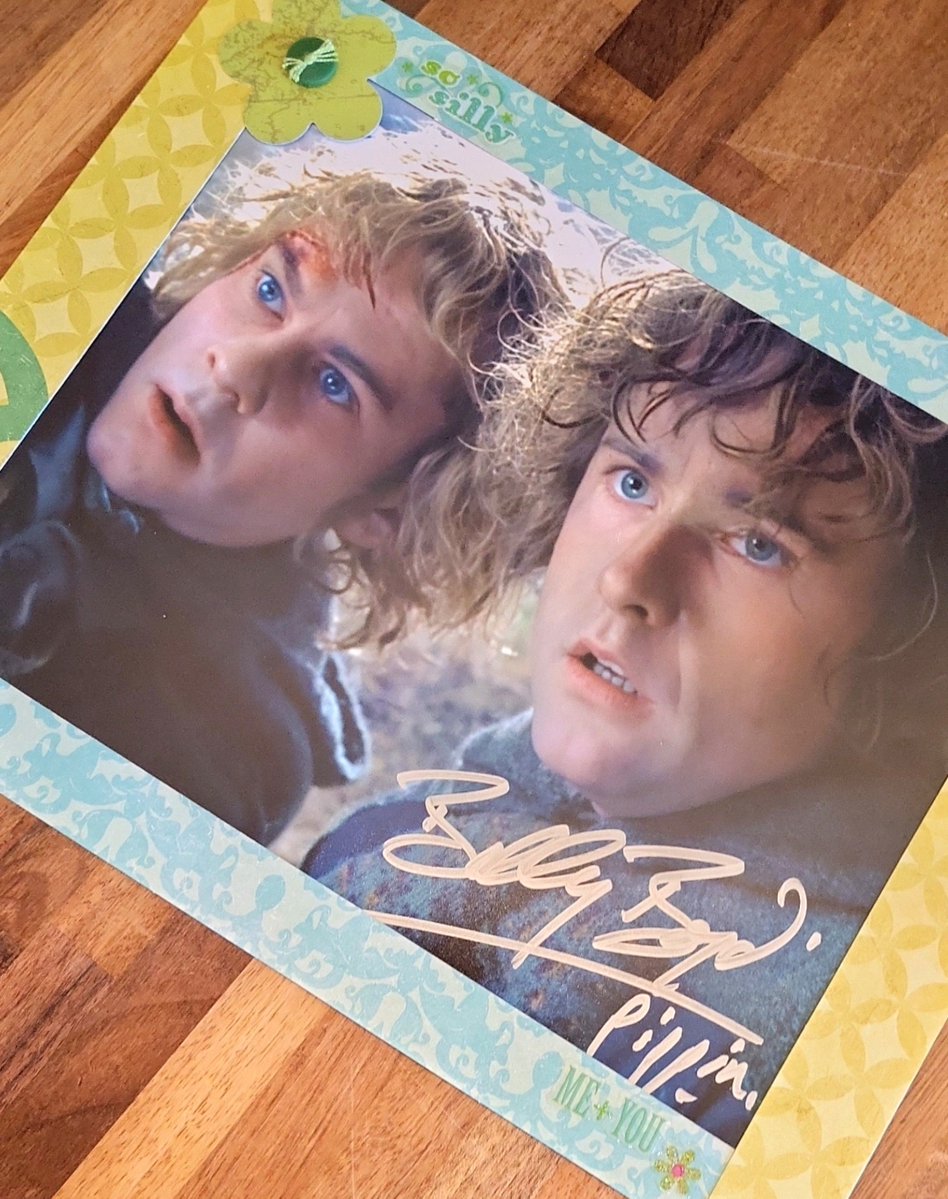 bananaboingo's tweet photo. how do we feel about these frames I'm making to slip in my album... aww.. #merry #pippin https://t.co/6bcI58rYIi
