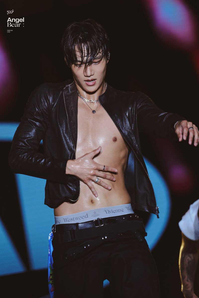 AngelBear_Kai's tweet photo. 260913 Waterbomb in Kaohsiung

手上有锻炼的痕迹…🫶
#kai #카이 #Jongin #김종인
#KAIxWATERBOMB https://t.co/Mq1tolS0KB