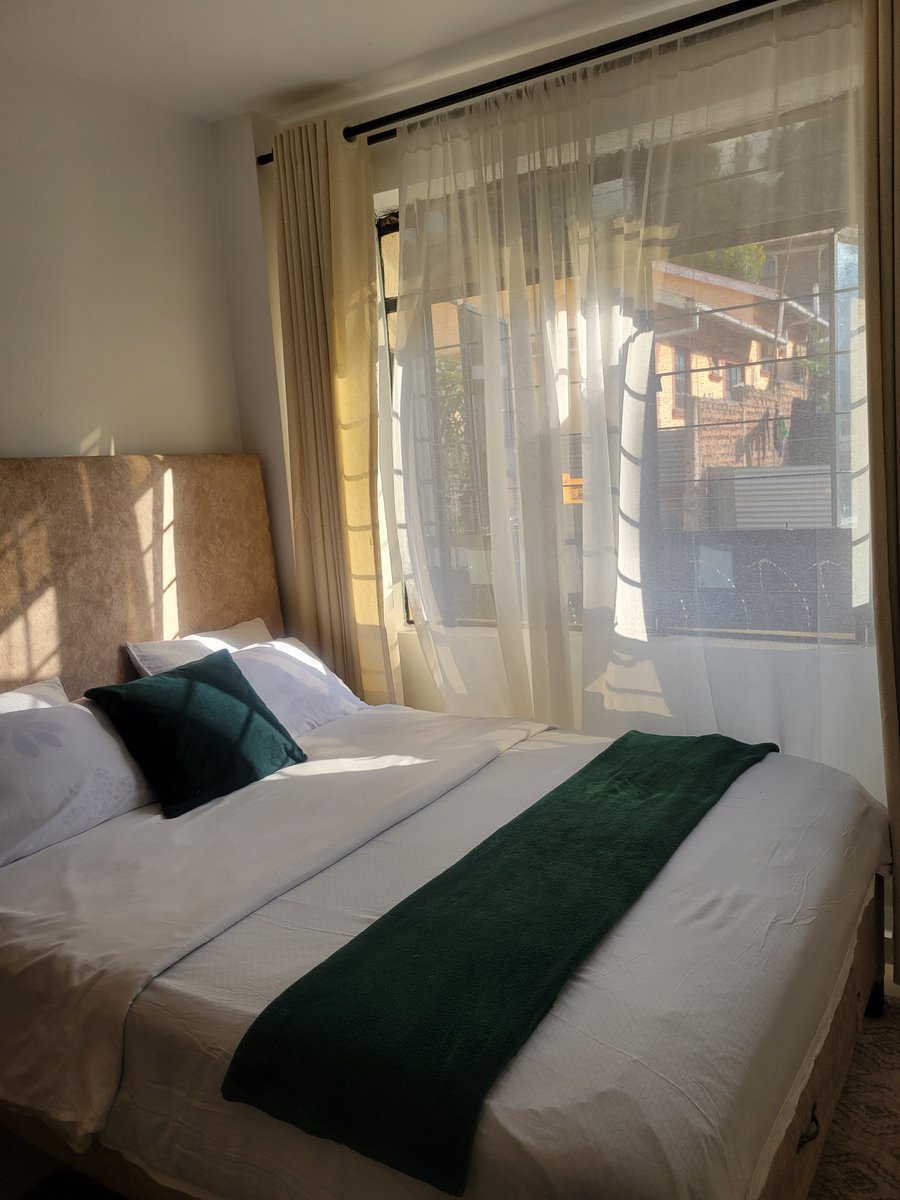 lynnBn29's tweet photo. @anj_116_ Bnb studio, 1 &amp; 2 bedroom units in HomaBay Town. 
☎️Call: 0701 619924 https://t.co/5yoOQySw98