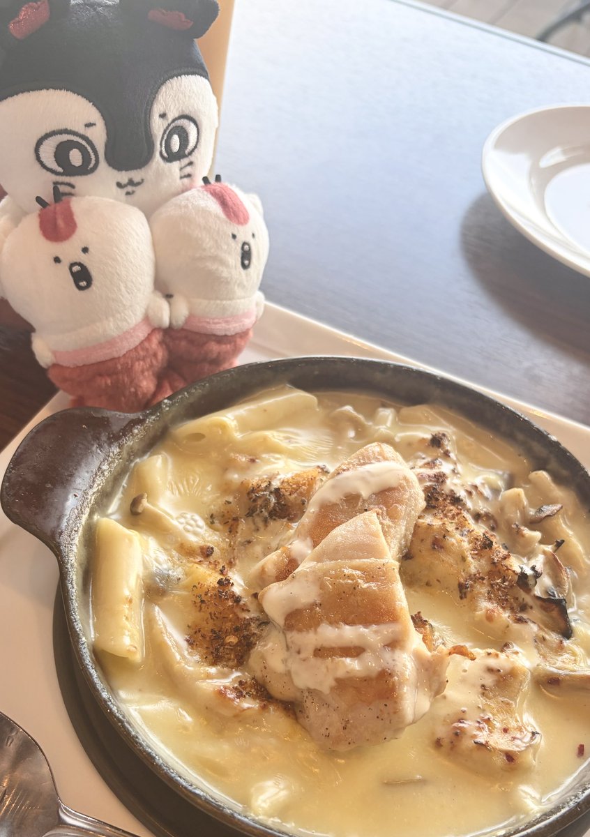 srn_0823's tweet photo. 今日もセイレーンさんと人魚さんズにご飯を見せる生活🍽´- https://t.co/xefqB1tYUH