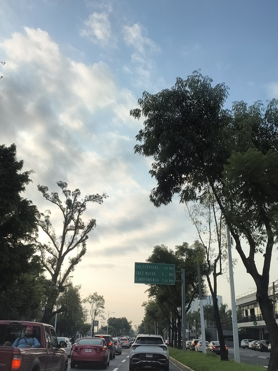 chilangoingdl's tweet photo. @goliveros @RMXradio Camino a Zamora Michoacán!!! https://t.co/G8dlApuJ4l