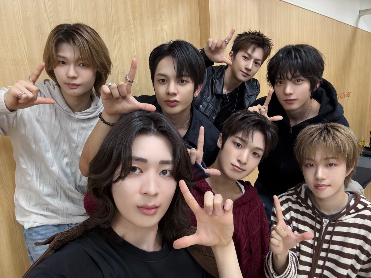 NAZE_officl's tweet photo. [📸] 네이즈와 함께하는 모든 순간이 I LIKE IT! 

#NAZE #네이즈 https://t.co/VS8lTdklC9