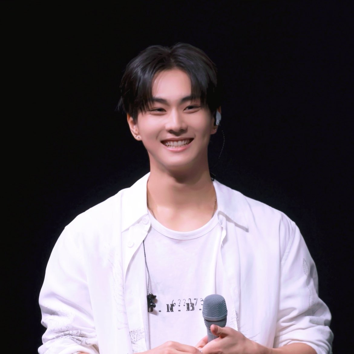 0209coded's tweet photo. happy jungwon >>> https://t.co/yFETCN1zd9