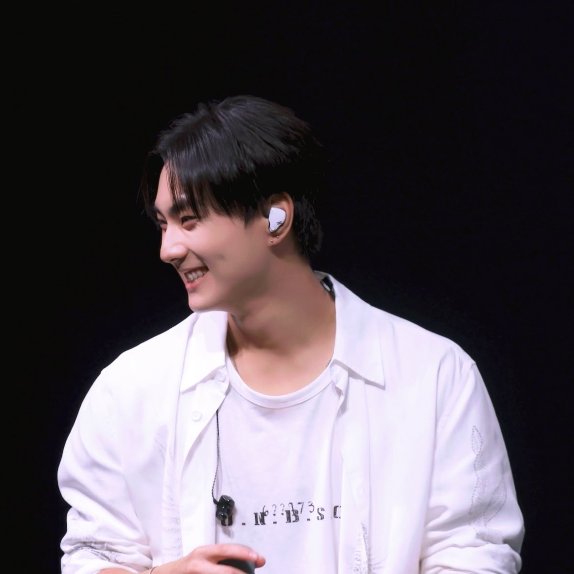 0209coded's tweet photo. happy jungwon >>> https://t.co/yFETCN1zd9