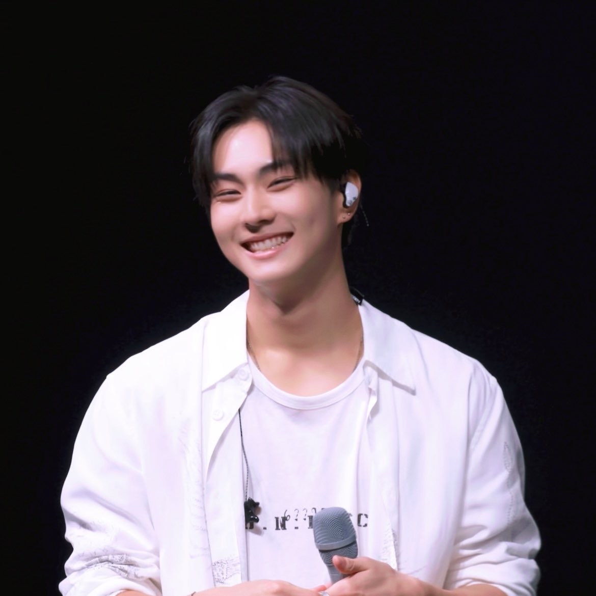 0209coded's tweet photo. happy jungwon >>> https://t.co/yFETCN1zd9