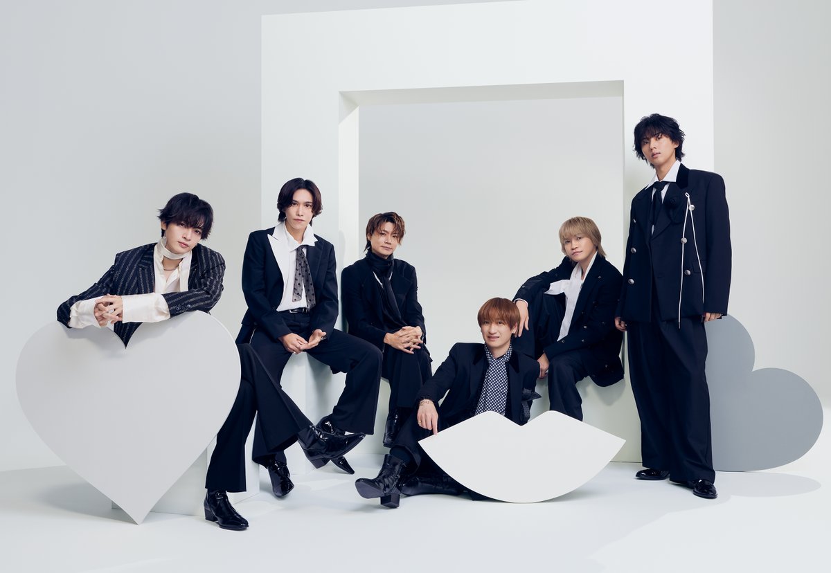 oricon's tweet photo. Kis-My-Ft2新曲「Escape」、9月28日配信決定✨✨
メンバーが強い眼差し放つジャケット写真も公開

『カードファイト!! ヴァンガード Divinez 運命星戦編』テーマソング
主人公の声優・宮田俊哉が作詞✏️

「作品の面白さ、素晴らしさ、Kis-My-Ft2のカッコ良さを120％引き出せる楽曲に仕上がったと思います」