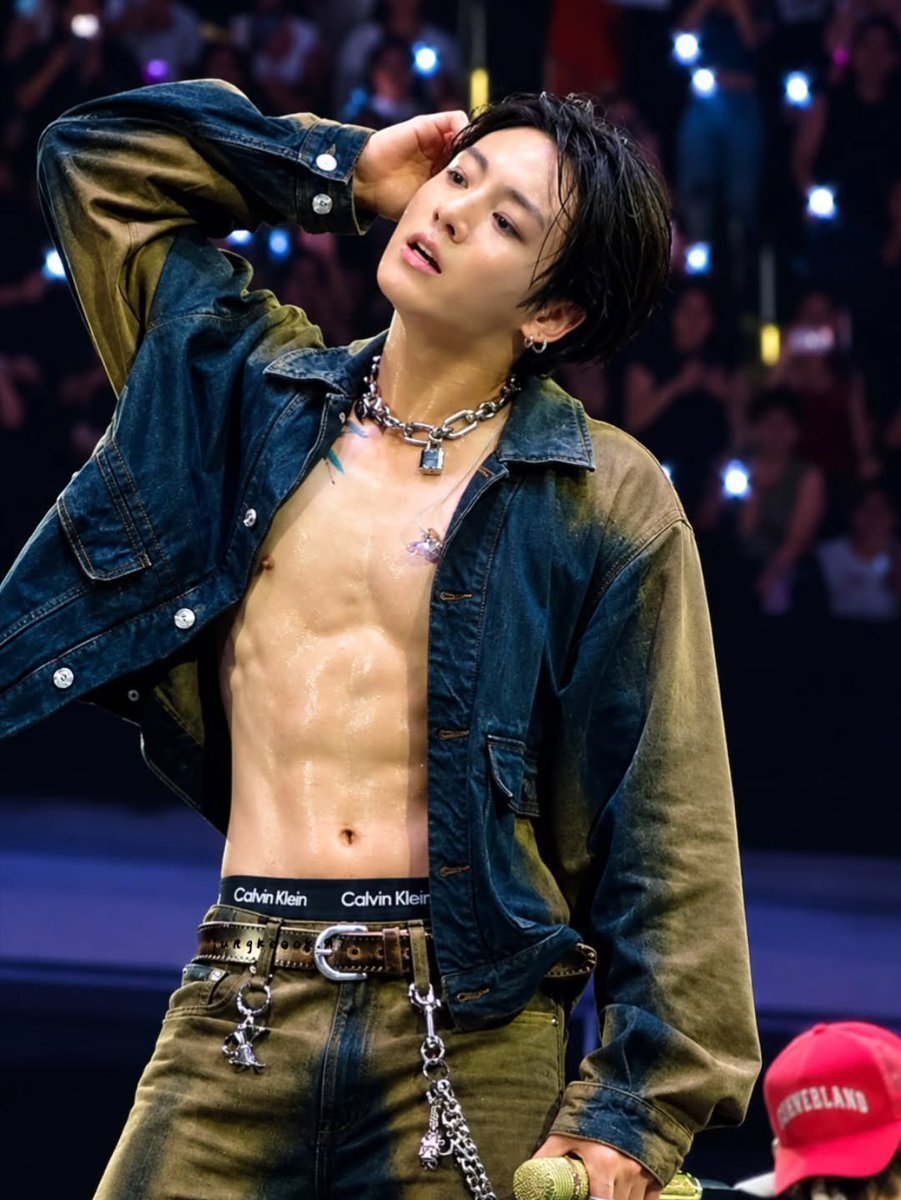 bts_jungkookyie's tweet photo. Do you miss me or miss my hotness?~🔥 https://t.co/XLpATaSA2H