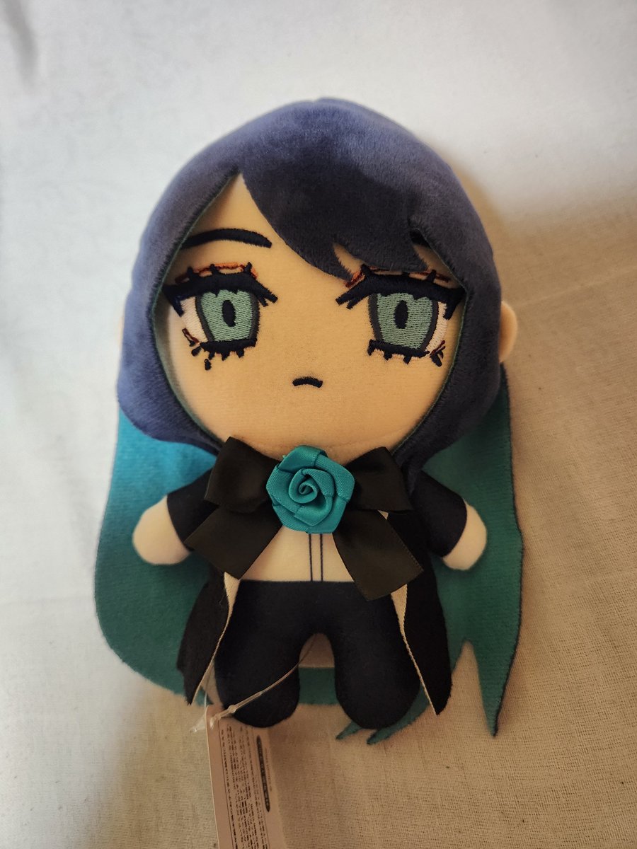Keibou_X's tweet photo. 最終確認！
(多分)正規品と前買った模造品の比較
こう見比べたら結構顔つき違うんだね

1,3枚目→模造品
2,4枚目→(多分)正規品 https://t.co/hAhbuD43hP