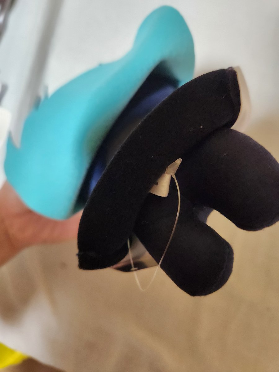 Keibou_X's tweet photo. 最終確認！
(多分)正規品と前買った模造品の比較
こう見比べたら結構顔つき違うんだね

1,3枚目→模造品
2,4枚目→(多分)正規品 https://t.co/hAhbuD43hP