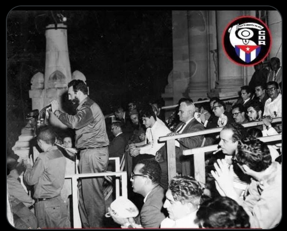 david_primaria's tweet photo. #FidelPorSiempre "¡Que cuando el enemigo lance de nuevo sus ataques, no solo se encuentre un ejército  y una milicia más fuerte sino que tenga que chocar con una organización revolucionaria de los CDR mucho más fuerte!" #100AñosConFidel #CubaMi https://t.co/elUkIcCG2y