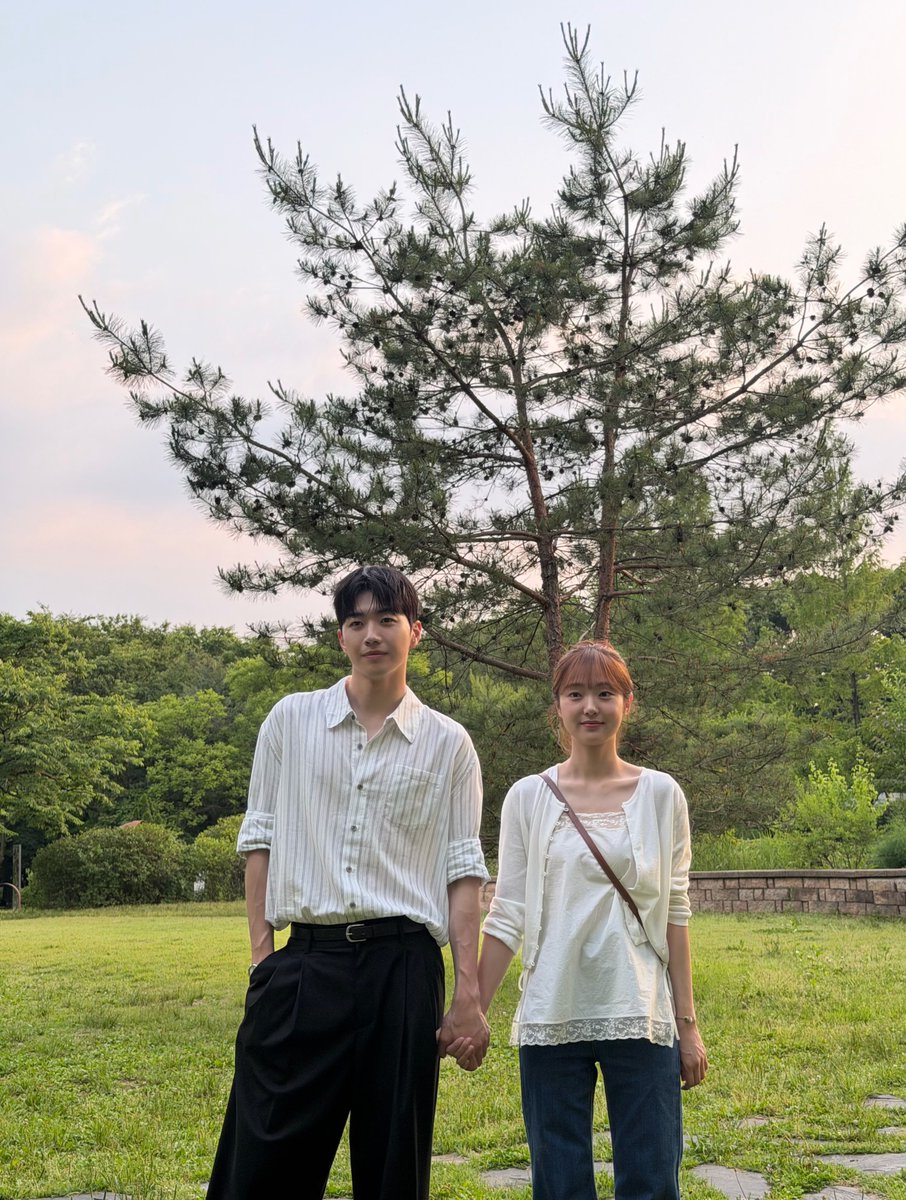 OurBeenNozu's tweet photo. Small and adorable? 🤭🤏 #KangHoon https://t.co/oWH7qRt5m7
