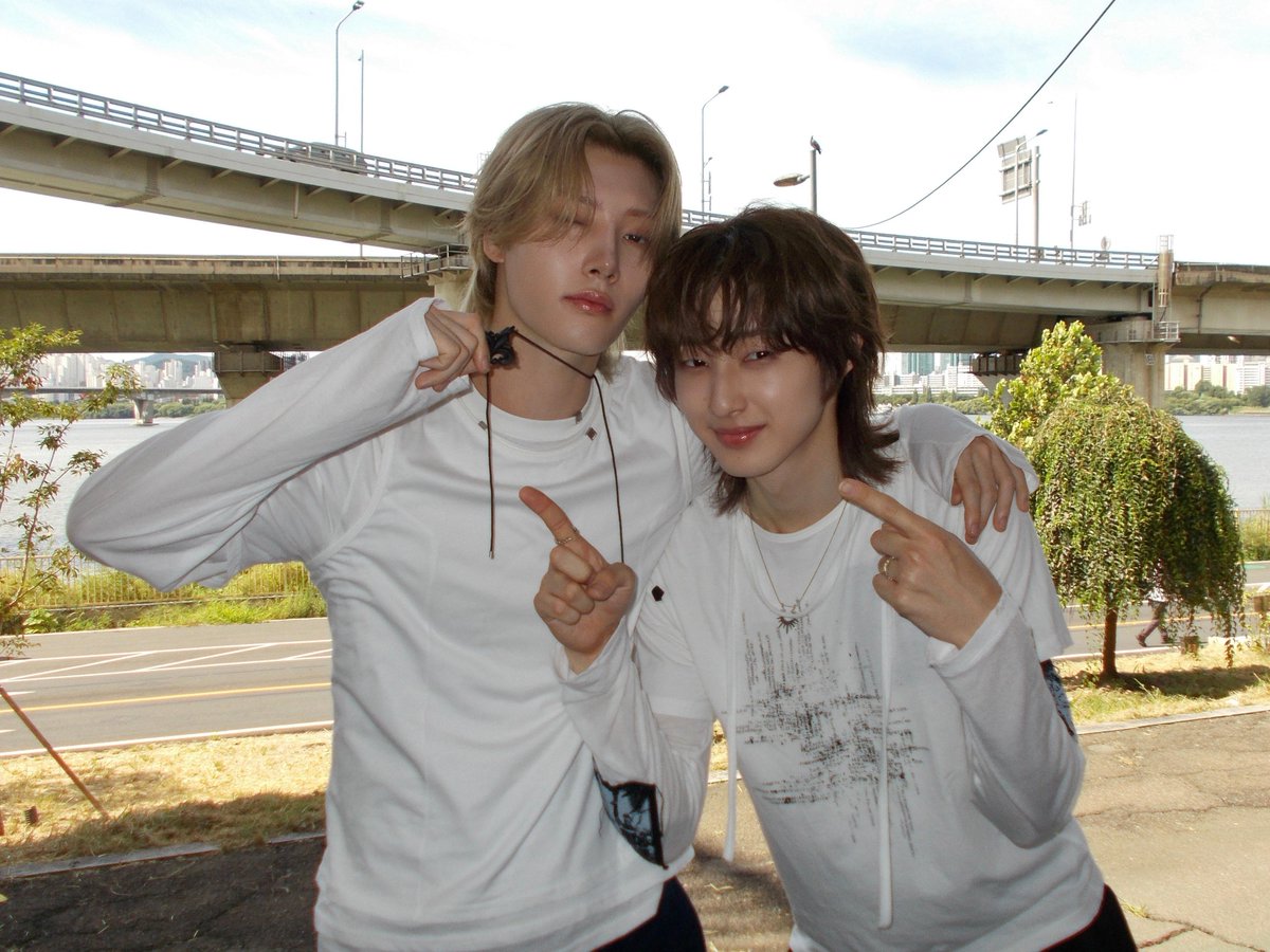 seperamore's tweet photo. 멋진척하묜머함 동생으로자란티엄청남 https://t.co/4zLIFmql4m