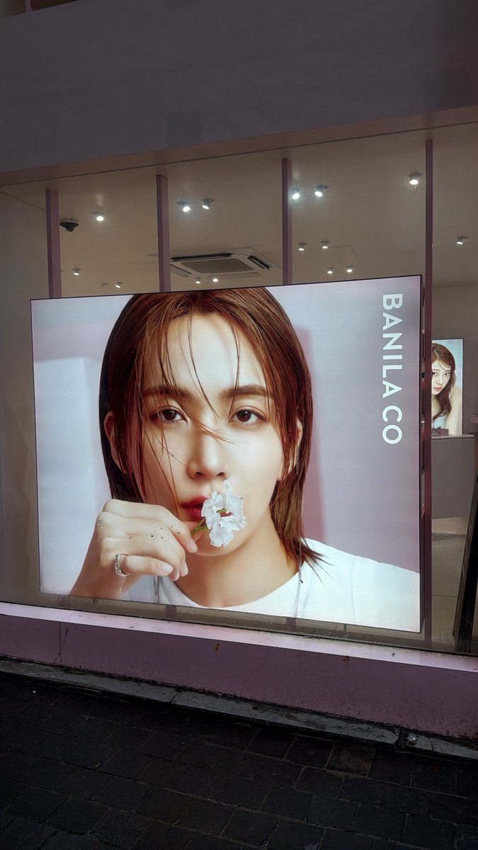 minghaocheoI_'s tweet photo. like this is literally his posters in myeongdong and seongsu like yes i had to see them with my own eyes and see his beauty OFC PEOPLE WILL RECOGNIZE U 😭😭😭 https://t.co/XJY5bQfDhP