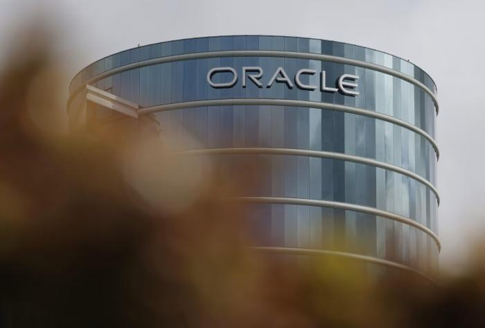 bornkrazy10's tweet photo. $ORCL's FY27 Q1 call: expiring GPU capacity repriced 20% higher on renewal/resale.

I'm watching $NBIS. If GPUs can generate cash at high utilization for 5+ years, rather than depreciate rapidly in 4, neoclouds could earn a lasting rerating beyond growth alone. https://t.co/I6q9IWDg0j
