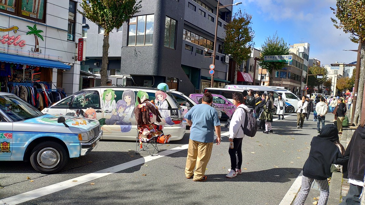 okafesitasya's tweet photo. サブカル全開楽しさ満点の飯田丘のまちフェスティバル痛車展示は11月3日(火・祝)開催です。
丘フェス屈指の人気コンテンツを今年もみんなで盛り上げましょう！
エントリー開始日時は追って投稿します。
乞うご期待！
 #丘フェス痛車 https://t.co/YdDcRMyG0d
