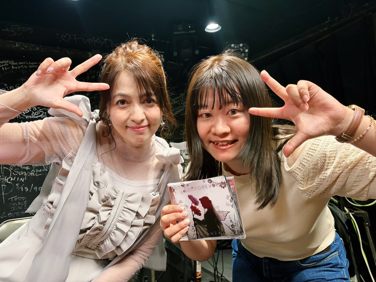 utapop1928's tweet photo. てなわけで京都旅行ほんとに楽しかった‼️なんか夢のような時間だった……ANZAさんって本当にセーラームーンなんだなあ…そして私はセーラームーンが大好きなんだなあと実感したライブでした…大人になってからだけどバンミュと出会えてよかった‼️
#LIVE3553 https://t.co/sIcWLDeD6v