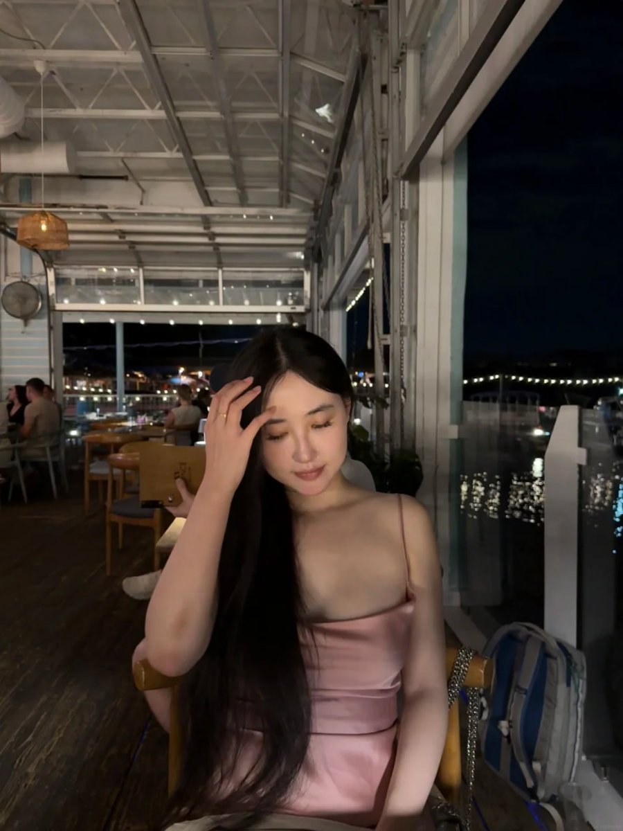 Jewelsloa's tweet photo. 最近有点不安分，想认识个让我心动的人。 https://t.co/K8UY9qyeAA