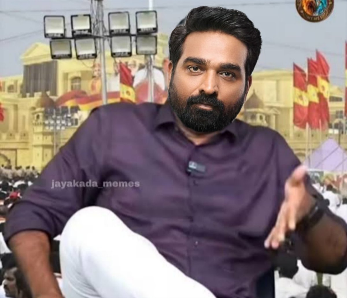 cringuhhh's tweet photo. Vijay Sethupathi to Vijay fans :-

Unmaya sonnathukku yenda intha umbu umburingaaa...!!! 😂😂😂

#vijay #vijaysethupathi #bigboss https://t.co/K7rh6pE5ZO