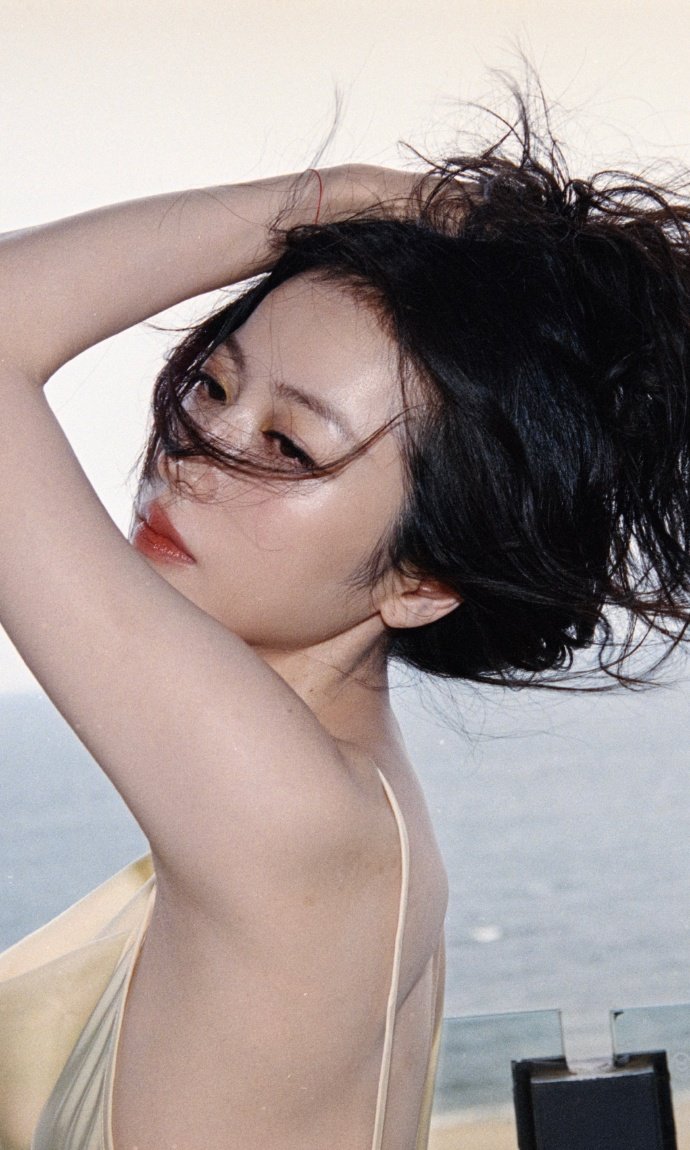 shanheyee's tweet photo. zhou yutong.......... stop making me feel wanting you more https://t.co/u44iEmWbKG