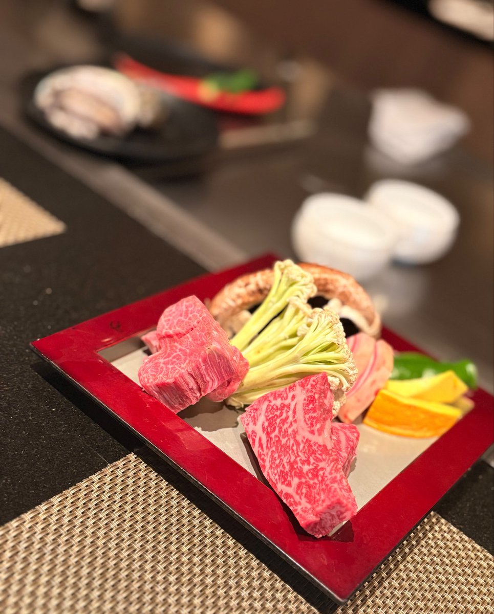 kuro4o's tweet photo. なんでいくつもオーケストラの定期会員になるのか？って聞かれるけど、毎日お肉ばかりじゃ飽きてくるわけで、たまには生牡蠣やアジフライ、ピザも食べたくなるからです。
#らじおけ （外飲み研究会） https://t.co/IlEHxUFqJA