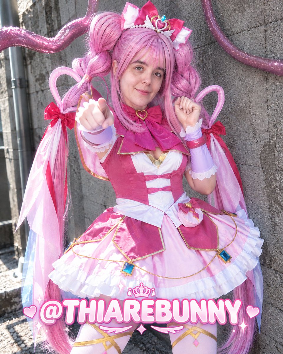 thiarebunny's tweet photo. 💗✨ Rosa, magia y una mirada que lo dice todo. Este outfit está lleno de volantes, detalles dorados y encanto kawaii. ¿Te gusta esta pose? 😘 Sígueme para más looks y sorpresas. @thiarebunny
#Cosplay #PinkCosplay #Kawaii #AnimeStyle #ThiareBunny https://t.co/dXW1VroYvA