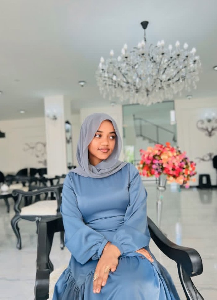 Maryamlgb's tweet photo. I need a poor boyfriend any One?💔 https://t.co/zUwQwh54m7