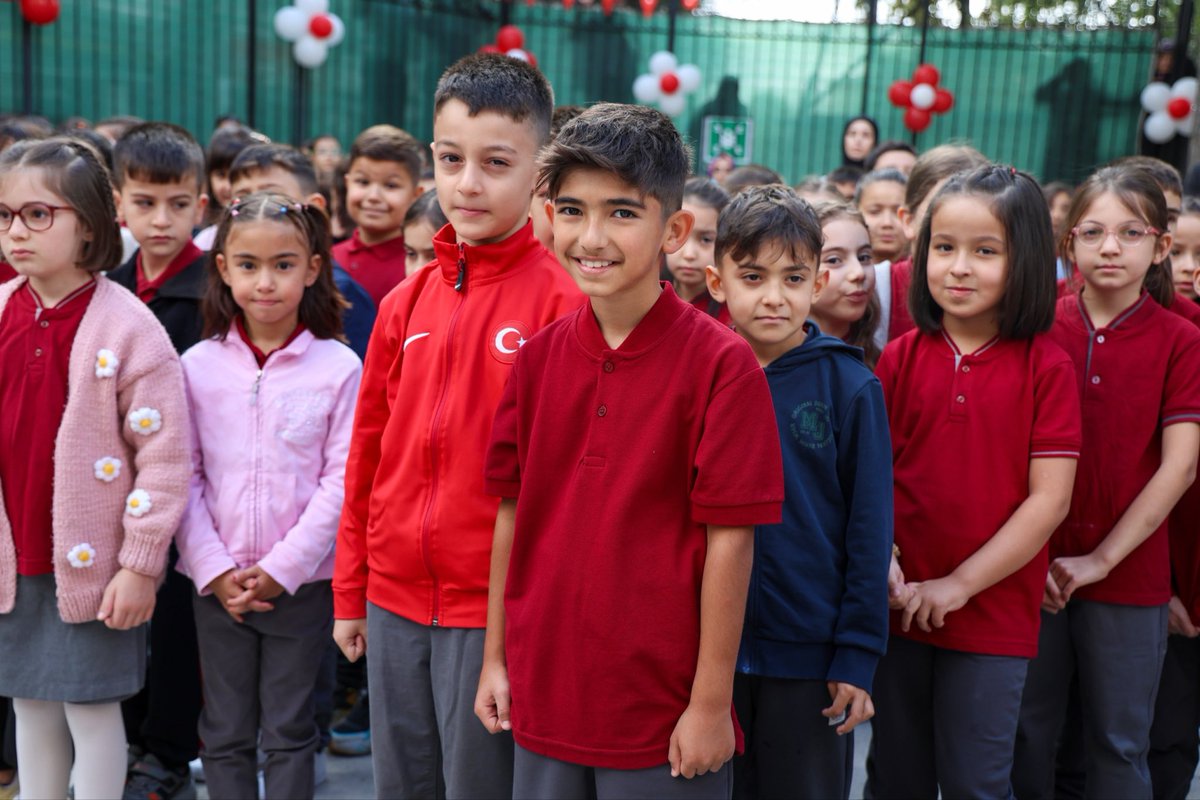 boluilmem's tweet photo. 🔔🏫 2026-2027 Eğitim-Öğretim Yılı Başladı

İlimizde yeni eğitim-öğretim yılının ilk ders zili, Valimiz Sayın Abdulaziz Aydın tarafından Bolu Kültür İlkokulunda çalındı.

@tcmeb @boluvaliligi https://t.co/ca2FKPHIwV