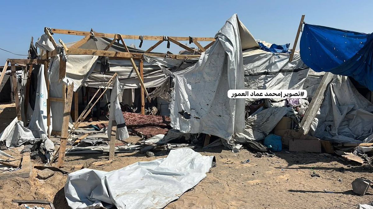 MosabAbuToha's tweet photo. It’s 4:50 p.m. (local time)
Israel has just bombed a tent in Khan Younis.
Earlier today, (11 a.m.)israel bombed another tent west of Khan Younis. At least five people, including children, were wounded.
At noon, israel carried out a strike on a tent in Gaza City. At least ten people were injured.
At 1:45 p.m., Israel bombed a house close to al-Shifa Hospital. One Palestinian was killed and several others were wounded.