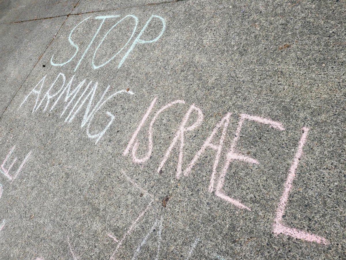 FERNVORTEX's tweet photo. Stop arming IZRAHELL https://t.co/b0tx5EID3h