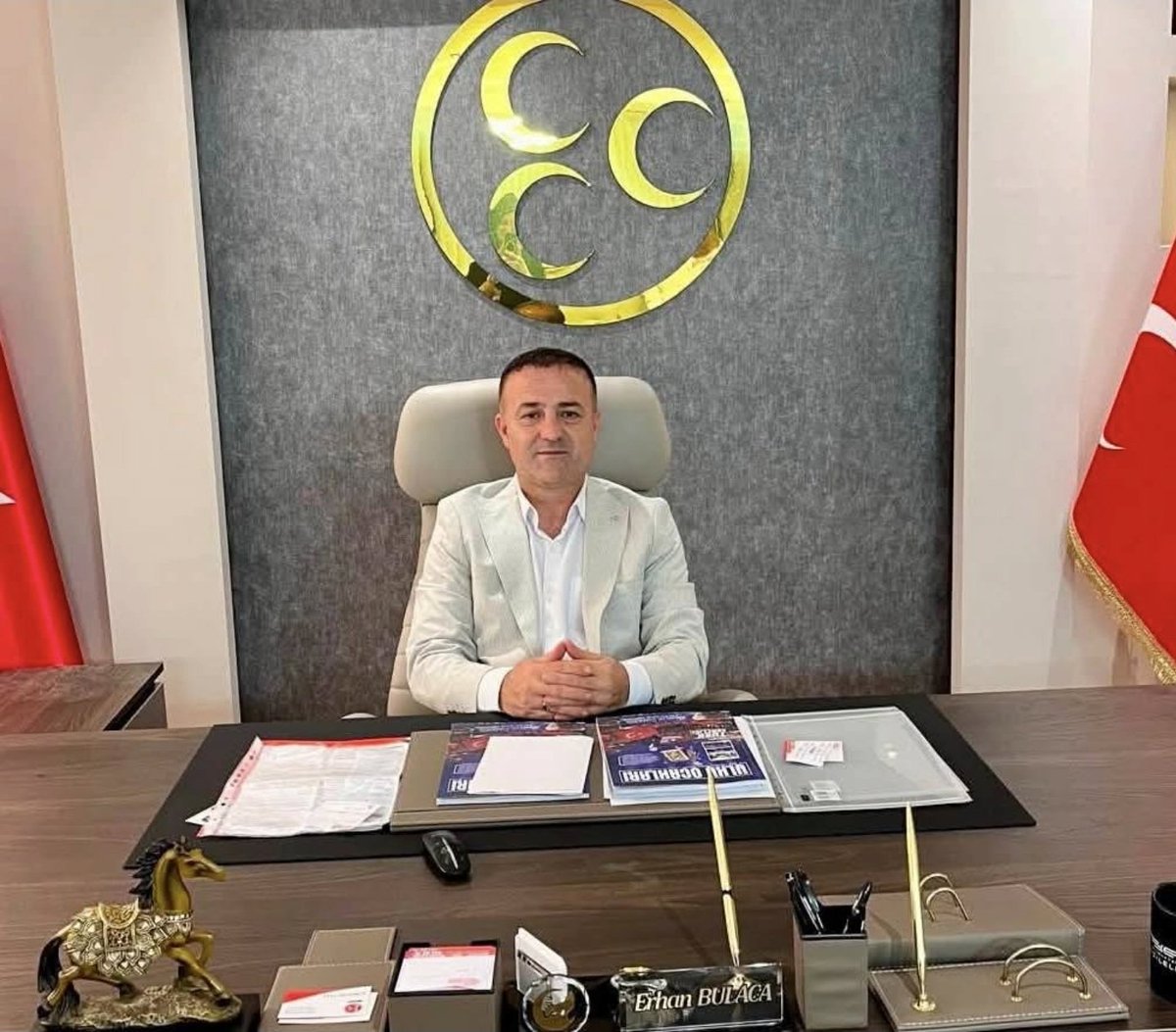 mhpavcilarilce's tweet photo. Geleceğimizin teminatı olan kıymetli öğrencilerimizin ve onları geleceğe hazırlayan değerli öğretmenlerimizin 2026-2027 Eğitim ve Öğretim Yılı’nı en içten dileklerimle kutluyorum.

Yeni eğitim yılının öğrencilerimize başarı, öğretmenlerimize kolaylık getirmesini temenni ediyorum.

Her bir öğrencimizin bilgiyle, azimle ve güzel hedeflerle geleceğe emin adımlarla ilerlemesini diliyor; tüm öğrencilerimize ve kıymetli öğretmenlerimize başarılarla dolu bir eğitim yılı temenni ediyorum.

Erhan BULACA
MHP Avcılar İlçe Başkanı