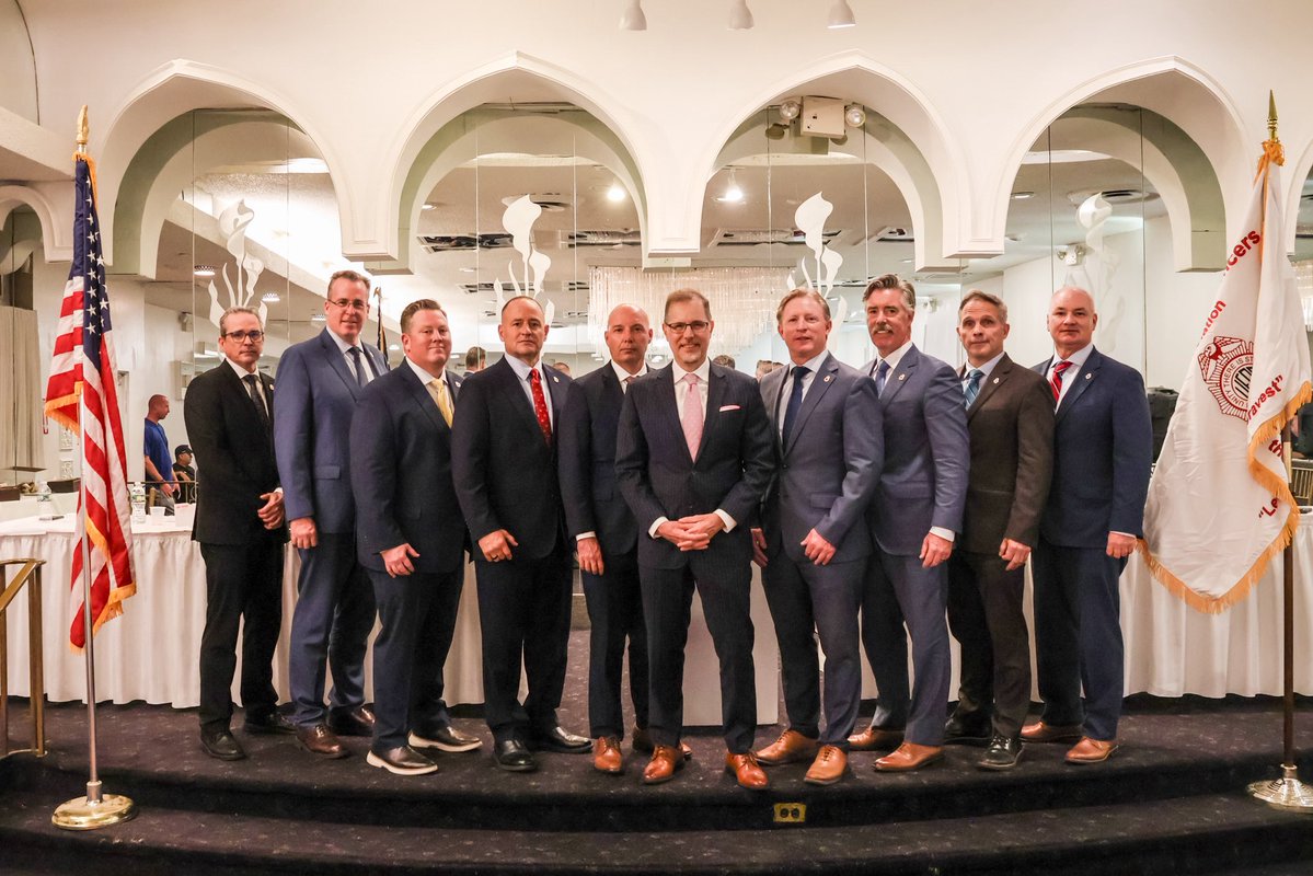 Comptroller Levine with the new executive board of the UFOA 854 after they were sworn in.
